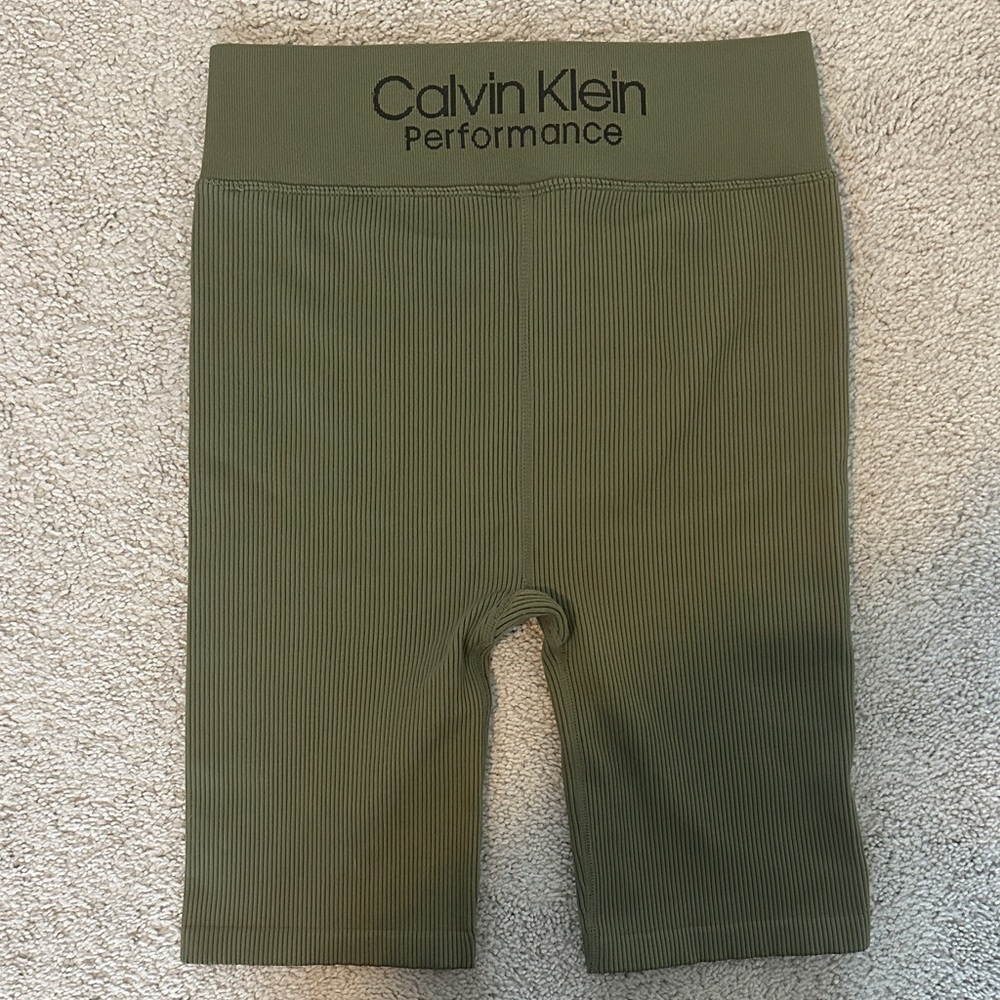 Calvin Klein Olive Ribbed Performance Shorts Large - Picture 5 of 5